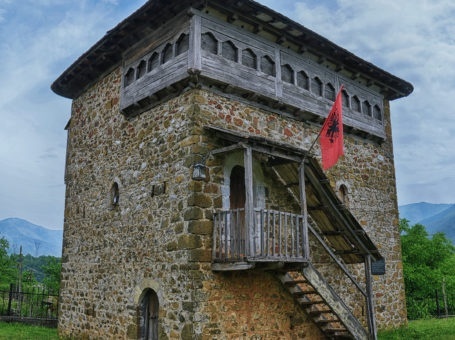 Kulla Albanese tipica casa antica in Albania